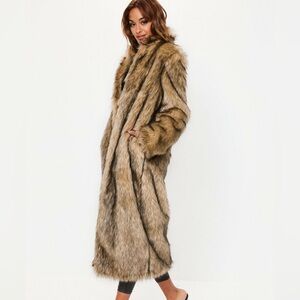 MISGUIDED Luxurious Faux Fur Coat